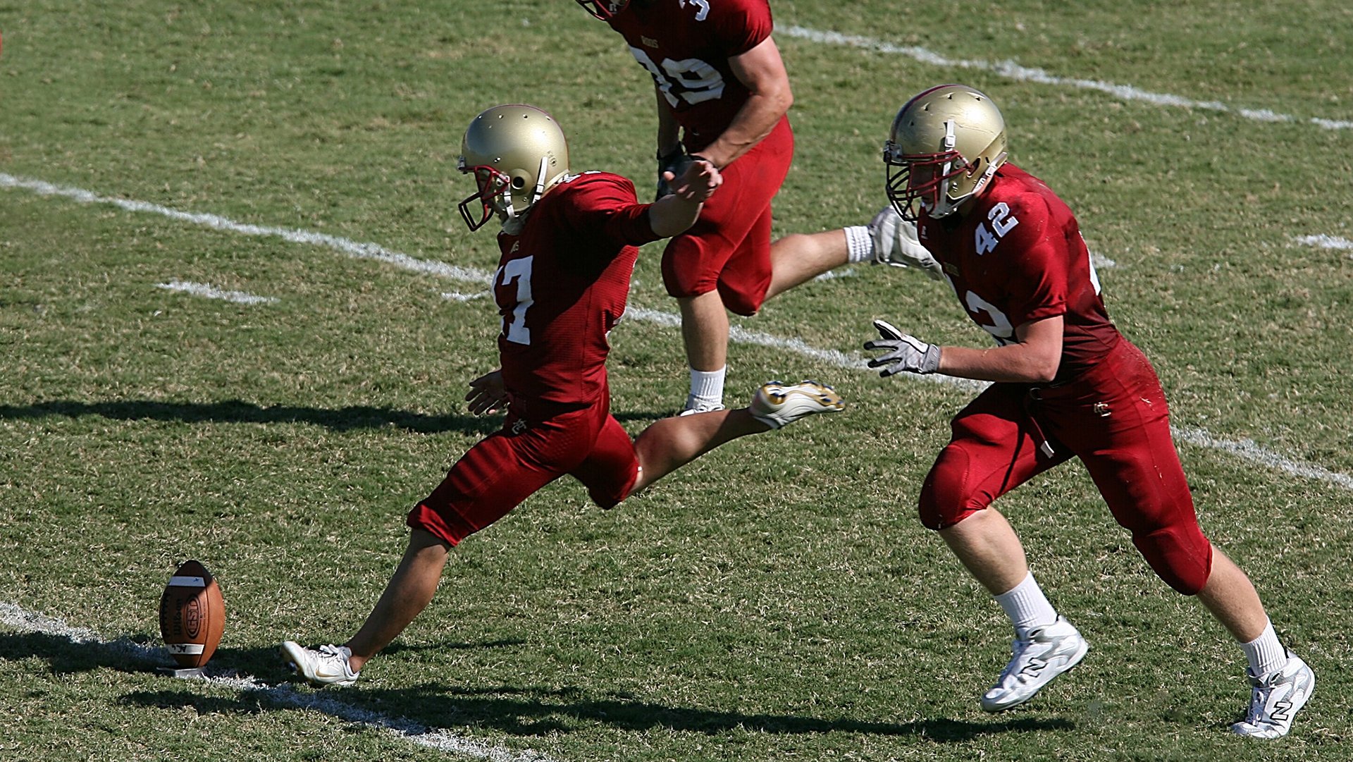“青少年足球装备升级,专业化设备普及全国”,青少年足球比赛用鞋规定