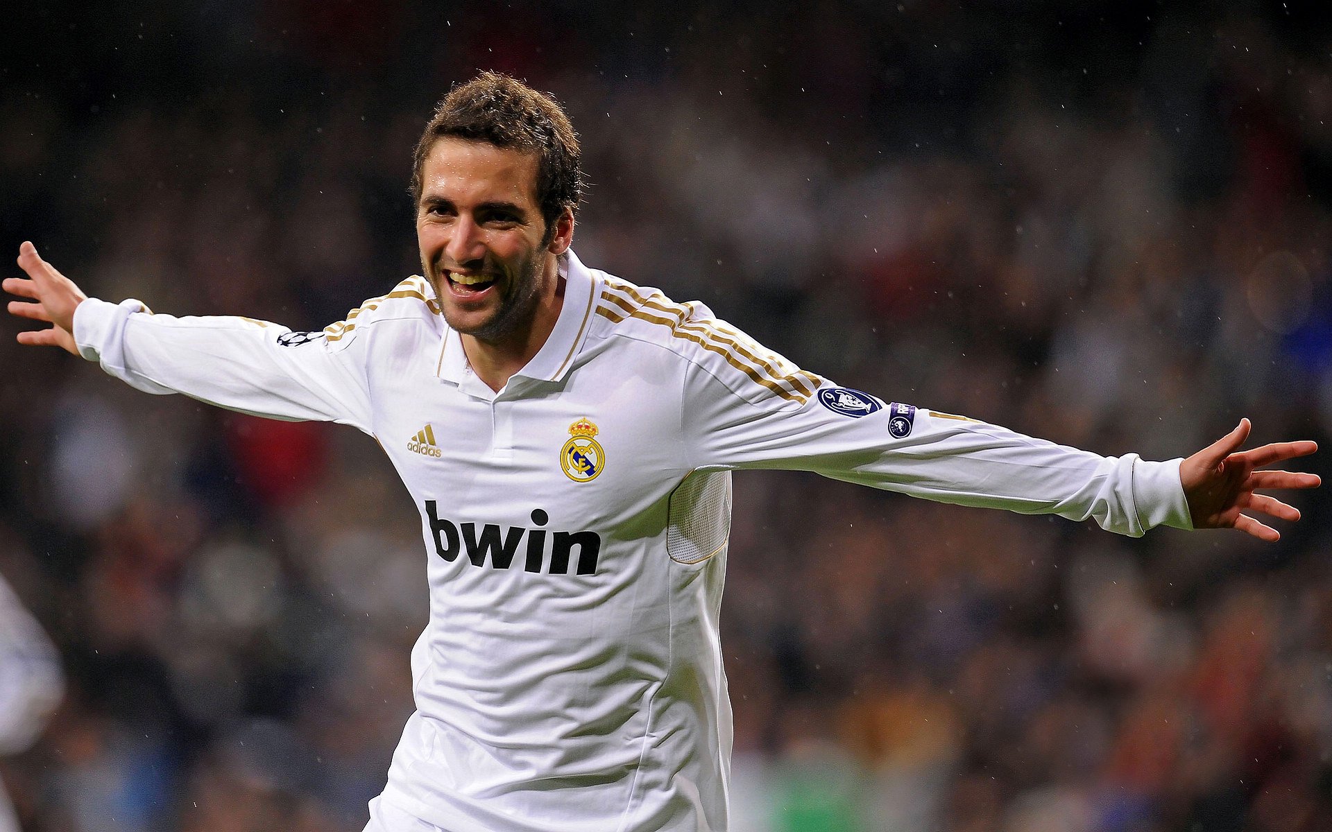 卡利亚里客场战平帕尔马,联赛前区分为空防出色,卡利亚里队