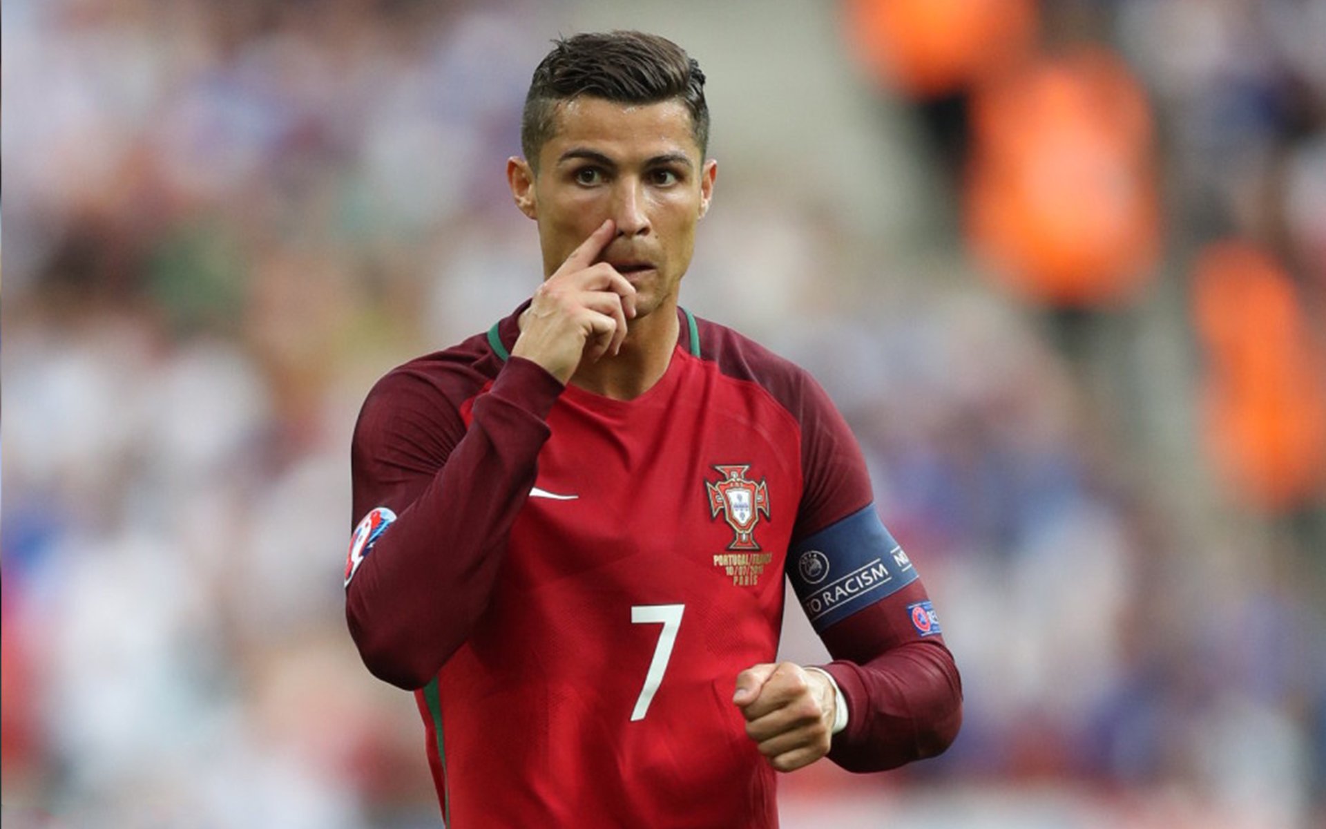 九游官网pc-精彩绝伦！球队奋力拼搏迎接紧张比赛，紧张的足球比赛